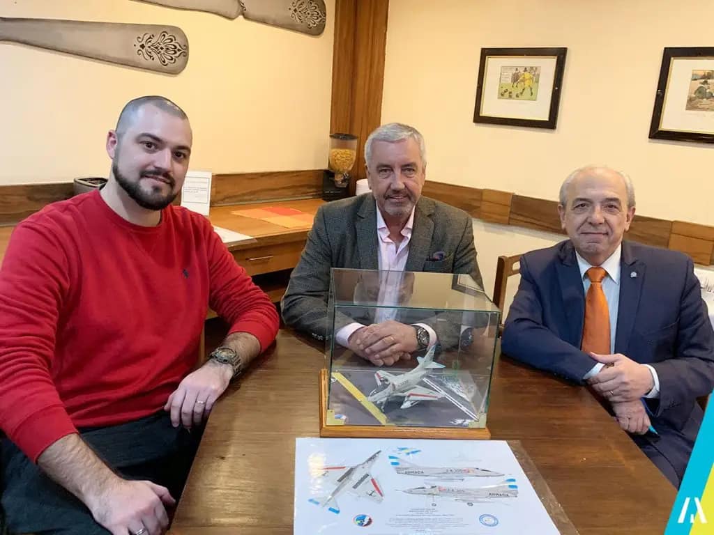 Entrega del A4 al TNAV Carlos Lecour y Sorteo!!!!