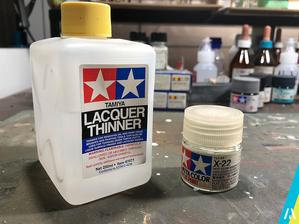 Tamiya X-22 y Tamiya Lacquer Thinner