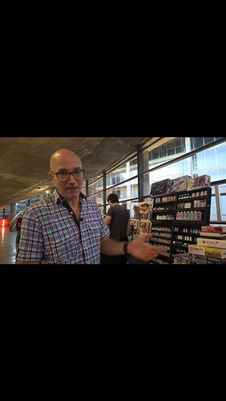 El Baron Rojo Hobbies en nuestro recorrido por los stands comerciales del 2do Concurso y 4ta Exposición de Plastimodelismo del Ipms Córdoba, en el CCC #plastimodelismo #stands #insumos